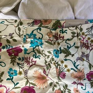Chicos spring floral comfort waist cropped pants. NWT